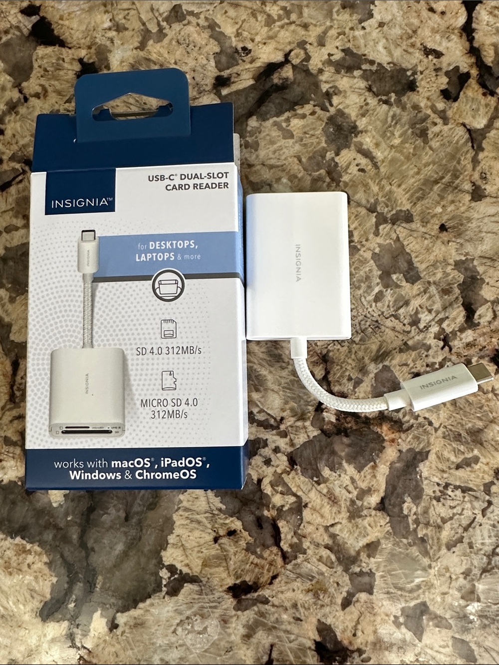 Insignia USB-C Dual-Slot SD & MicroSD Card Reader - White